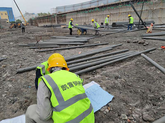 信阳螺栓球网架结构